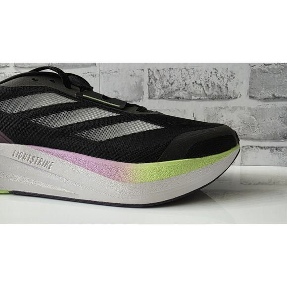 Athletic_Shoes